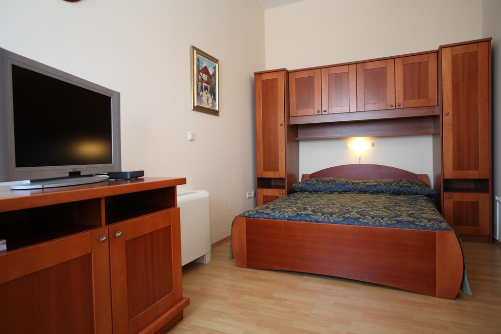 ApartHotel Bijeli Delfin Biograd Na Moru Kamer foto
