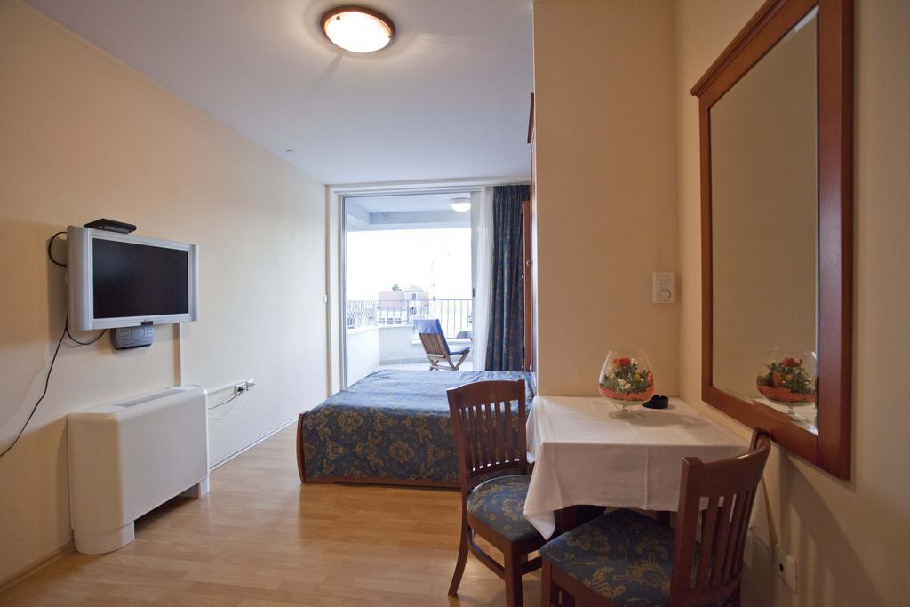 ApartHotel Bijeli Delfin Biograd Na Moru Kamer foto