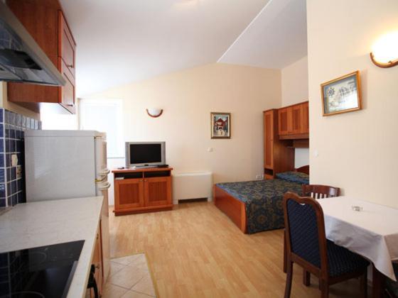 ApartHotel Bijeli Delfin Biograd Na Moru Buitenkant foto